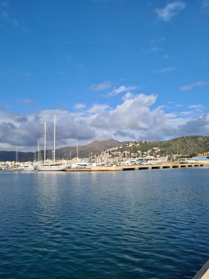 Acogedor Apartamento Vistas Al Mar Roses Kültér fotó