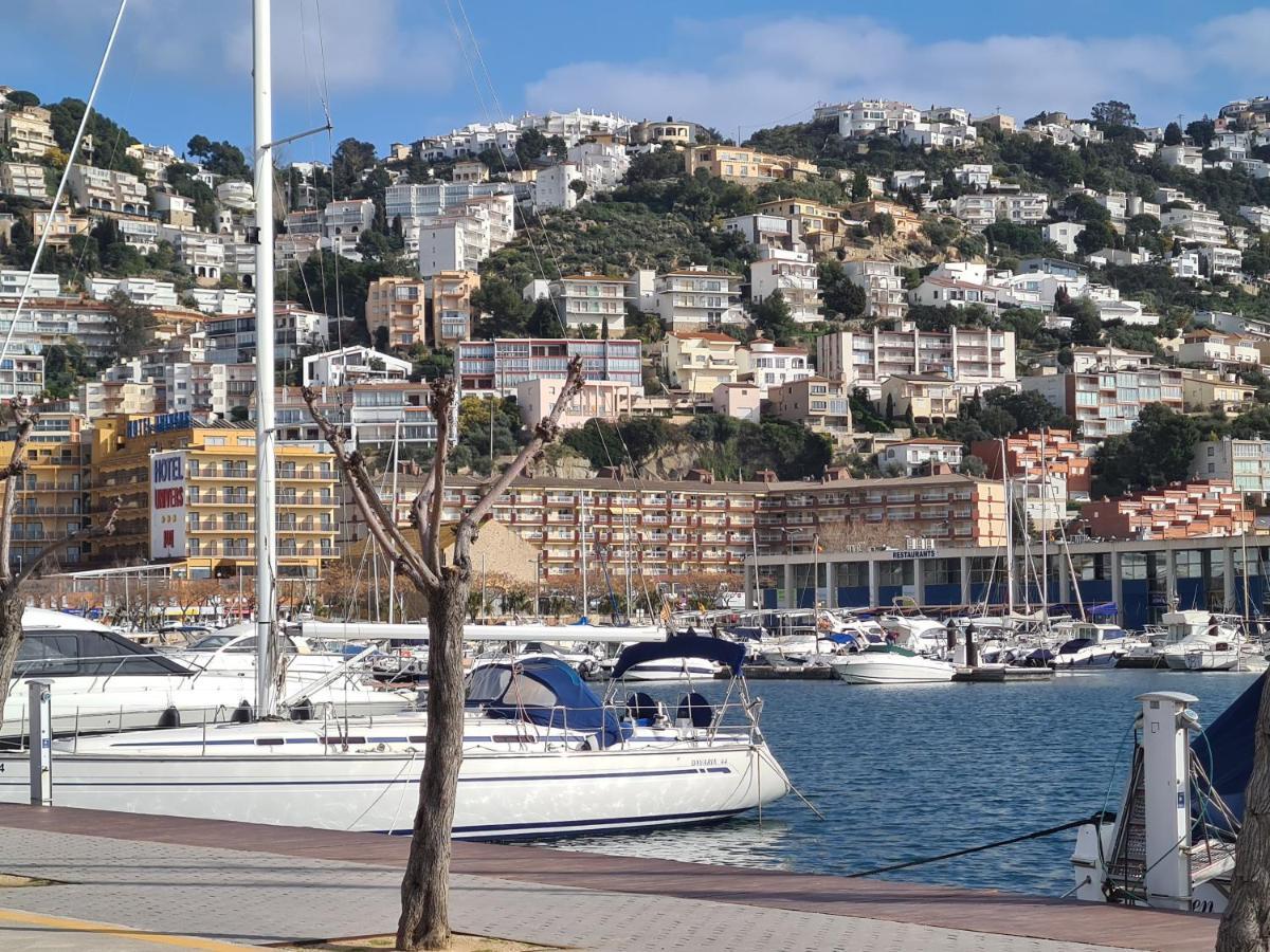 Acogedor Apartamento Vistas Al Mar Roses Kültér fotó