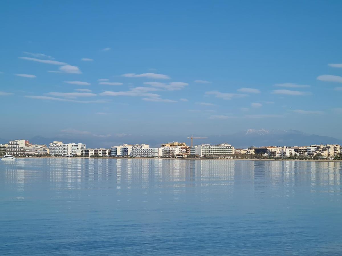 Acogedor Apartamento Vistas Al Mar Roses Kültér fotó