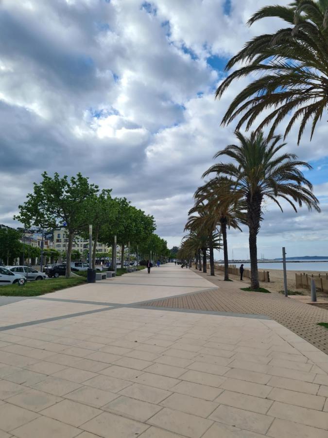 Acogedor Apartamento Vistas Al Mar Roses Kültér fotó
